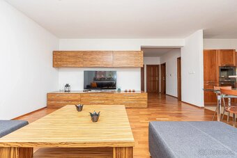 PRENÁJOM – veľký 3 iz byt v Petržalke - 5