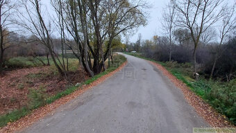Pozemok s obytným kontajnerom na záhrade na predaj Holíč - 5