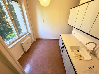 NA PREDAJ 2 IZB. BYT S BALKÓNOM, 52M2, PALÁRIKOVA UL., SENIC - 5