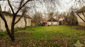 Exkluzívne na predaj stavebný pozemok v obci Kuzmice, okres - 5