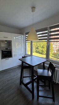 Prenájom 2-izbového bytu (64 m²) s loggiou – Staré Mesto, - 5