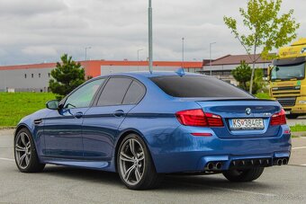 BMW M5 Sedan - 5