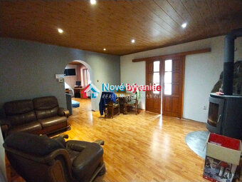 Rezervovaný, rodinný dom s bazénom a veľkou garážou-Nýrovce( - 5