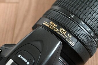 Nikon D5600 wifi + BT- otocny dotyk.disp. + 18-140 VR AF.s - 5