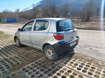 Toyota Yaris 1.0 VVT-i - 5