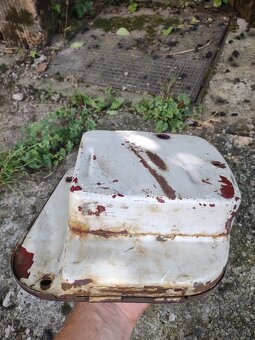 Baterkovy kastlik Jawa ČZ - 5