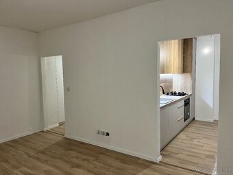 Prenájom 2i,bytu po komplet rekonštrukcii v centre Malaciek - 5