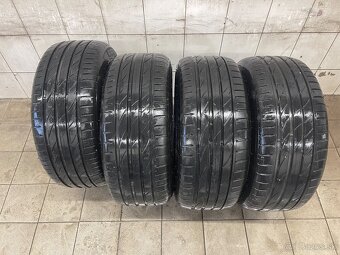 Letné pneu 235/40 r19 - 5