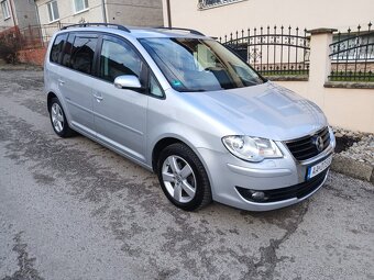 Volkswagen Touran 7-miestný - 5