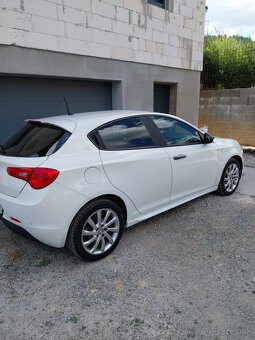 Alfa Romeo Gulietta - 5