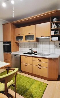 ZNÍŽENÁ CENA - Atypický podkrovný bytík s výťahom,po... - 5