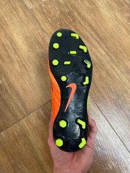 Nike Hypervenom - 5