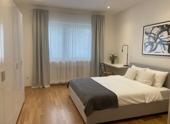 Priestranný podpivničený rodinný dom v Zlatých Moravciach – - 5