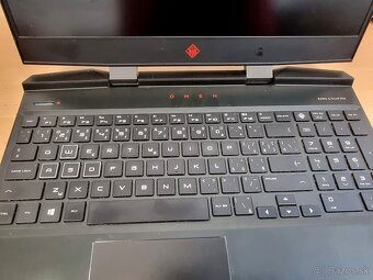 Predám herný notebook HP OMEN, 16GB RAM, WIN 11 - 5