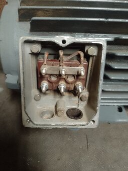 Predam 3kw elektromotor. - 5