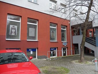 NA PREDAJ Obchodný priestor s veľkými výkladmi, Záhradnícka  - 5