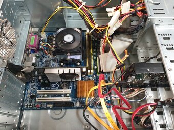 Lacný  PC  s  HDMI - 5