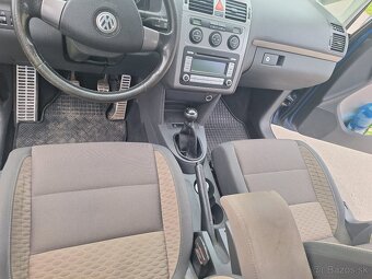 Volkswagen Touran Cross - 5