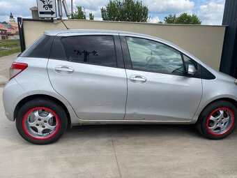Predám Yaris rok 05/2012 - 5