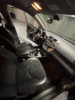 Toyota RAV4 2010 - 5