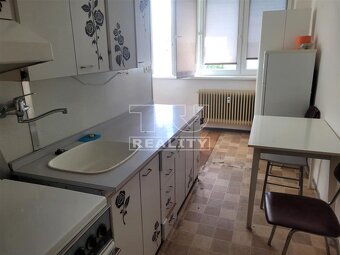 NA -PREDAJ 1,5-IZBOVÝ BYT 40m2, BREZOVÁ POD BRDALOM - 5