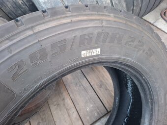 295/60 R22,5 JINYU / ZÁBEROVÉ  / SADA - 5