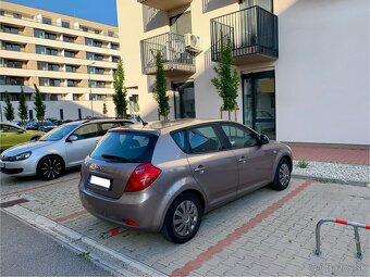 Predám KIA Ceed 1.4 Benzín 77kw - 5