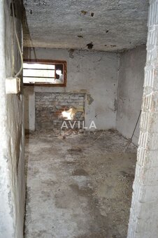 NA PRENÁJOM: sklad-hala 270m2 - Voderady - 5
