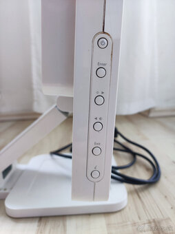 LCD monitor Benq fp93v - 5