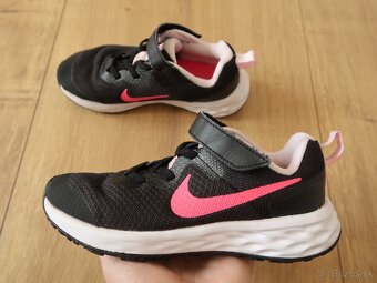 Dievčenské tenisky NIKE č. 30 (19,2 cm) TOP STAV - 5