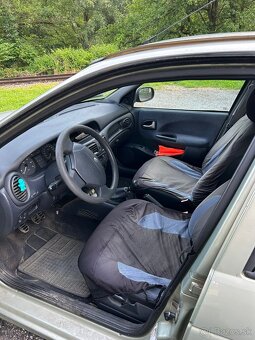 Renault Megane hatchback - 5