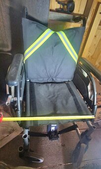 Predám elektrický invalidný vozík - 5