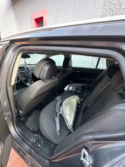 PREDÁM OPEL INSIGNIA 2.0 tdci - 5