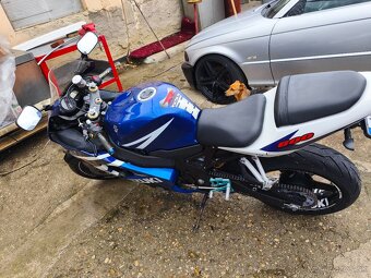 Predám Suzuki GsxR 600 k4 - 5