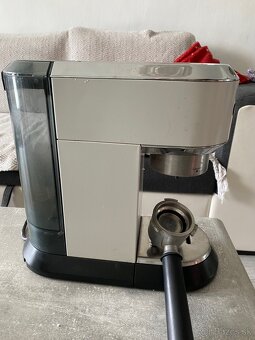 Pákový kávovar DeLonghi Dedica - 5