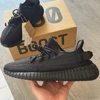 Yeezy Boost 350 V2 Onyx – veľkosť 42 2/3 (UK 8.5) - 5