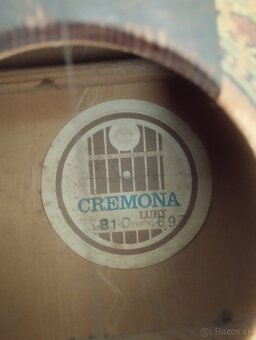 Kukučkove hodiny,žehlička na uhlie, monchichi,gitara cremona - 5
