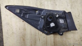 Toyota Corolla XI E16 2013 - 2018 - Prava zadna lampa - 5