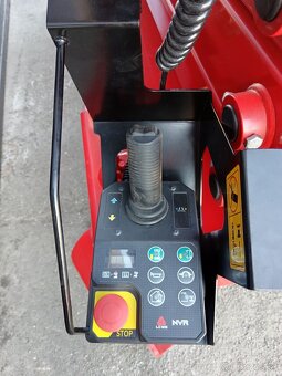 Noznicovy elektricky zdvihák LGMG S1012 - 5