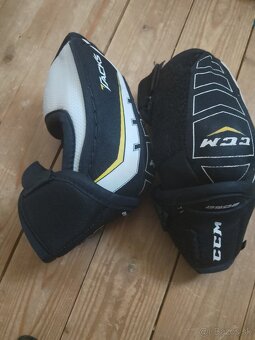 Vystroj na hokej Junior - 5