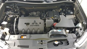 Predám Mitsubishi Outlander 2,0 Benzín - 5