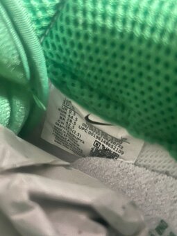 Airforce 1 low West indeed 44.5 - 5