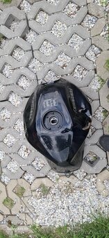 Predám Nádrž - Kawasaki z1000 - 5