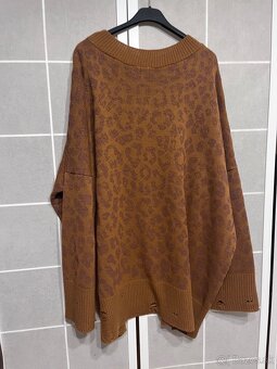 Oversize hnedé pletené šaty - 5