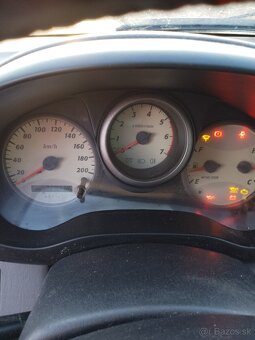 Predám auto toyota - 5