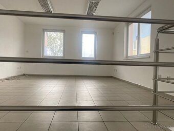 Obchodno - kancelársky priestor, showroom, Dvojkrížna ul. BA - 5