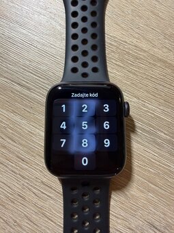 Apple Watch SE 44mm - 5