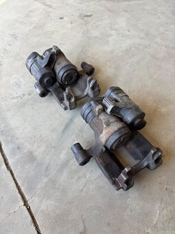 Brzdový strmeň - 5