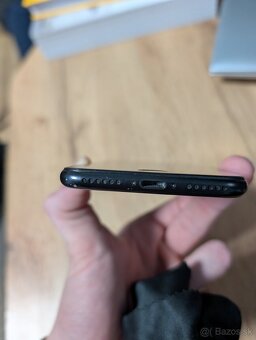 Predám iPhone SE (2. generácia) – 64 GB - 5