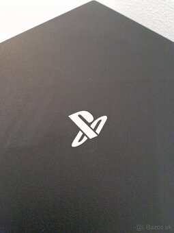 PlayStation 4 Pro 1TB čierna herná konzola - 5